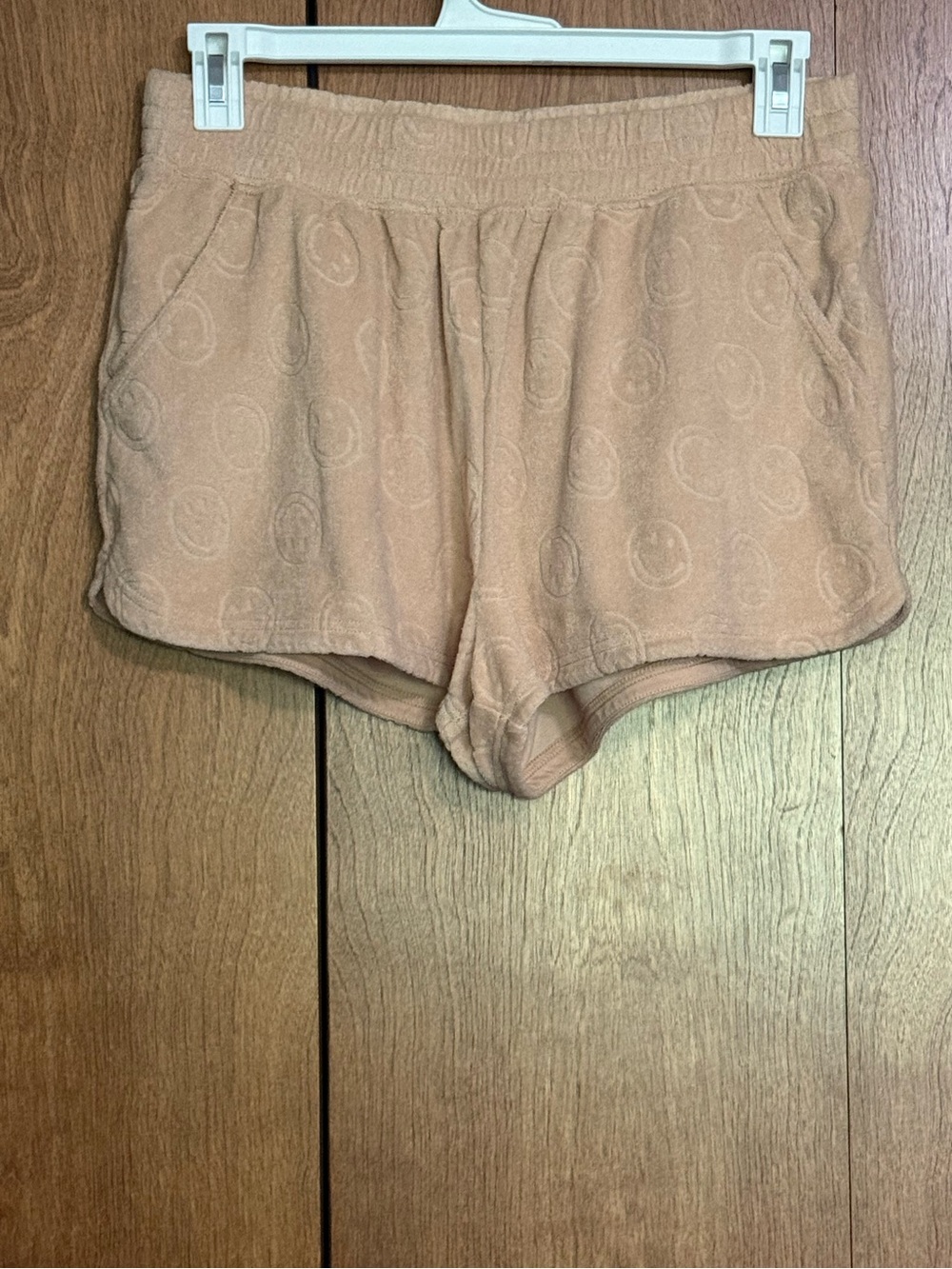 Offline by Aerie Peach French Terry Smiley Face Lounge Shorts
